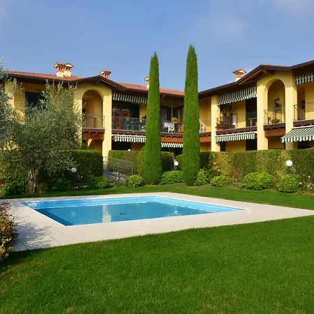 Apartment Flower Raffa