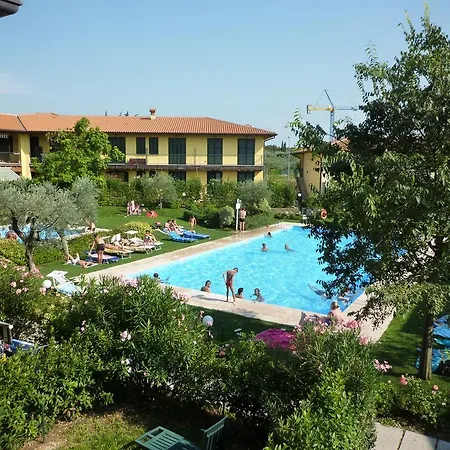 Apartment Flower Raffa